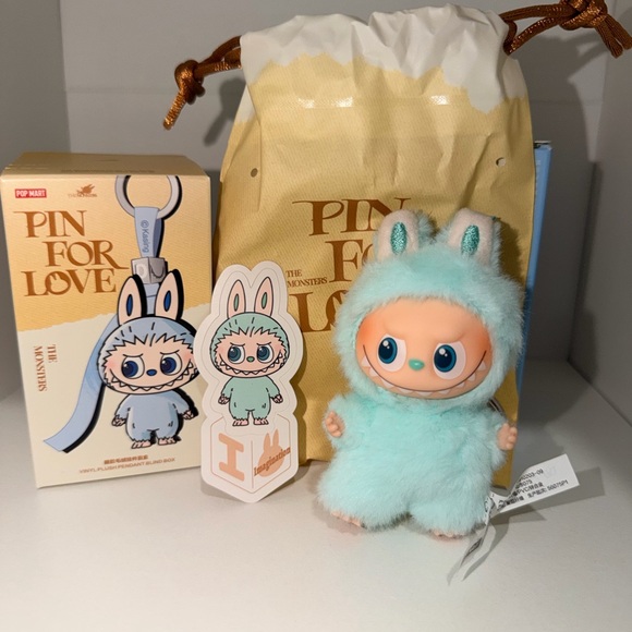 PopMart Pin For Love Letter - I - Picture 2 of 13